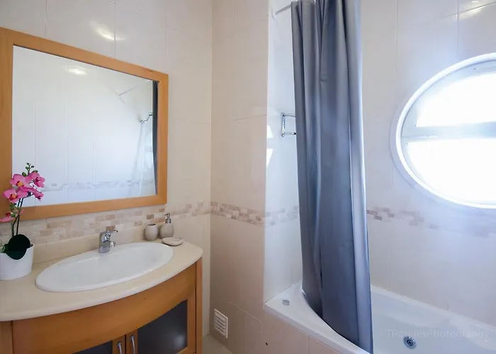 Encosta Da Orada * 阿尔布费拉